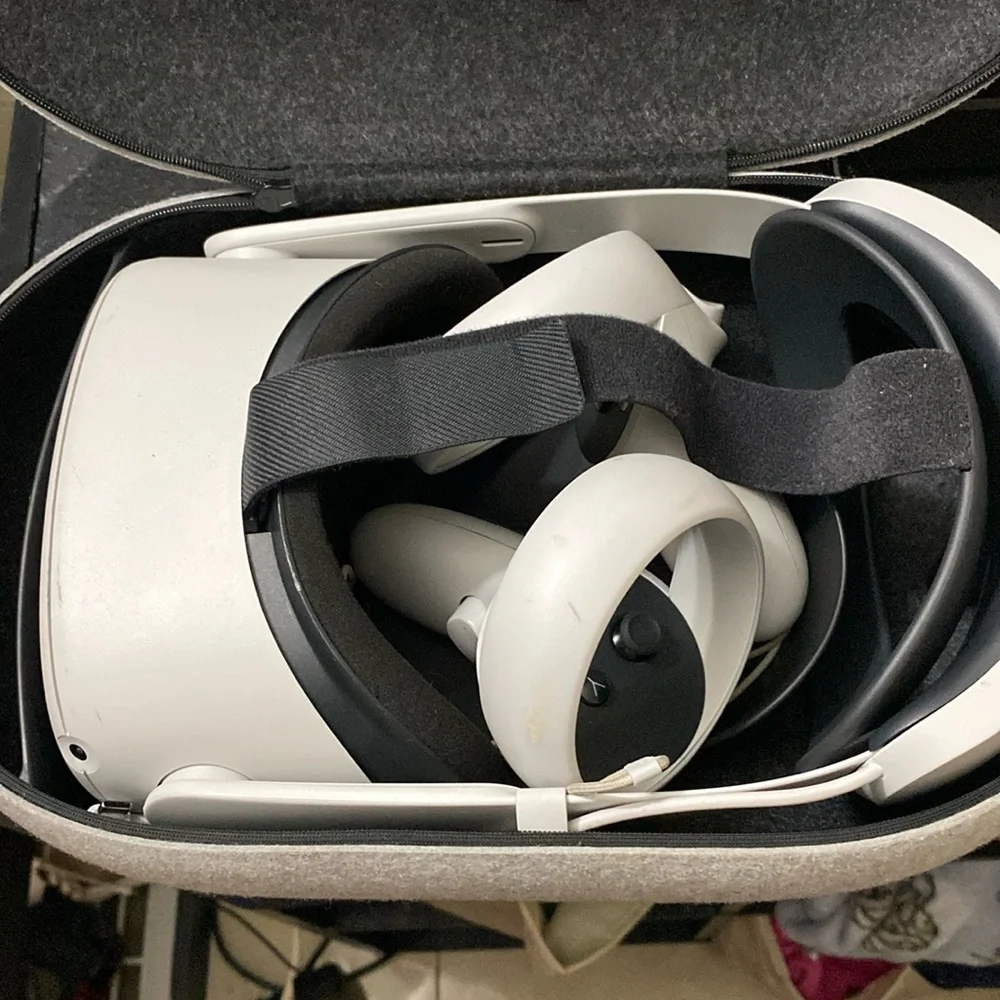 Selling for high price because includes strap for extra battery life and case